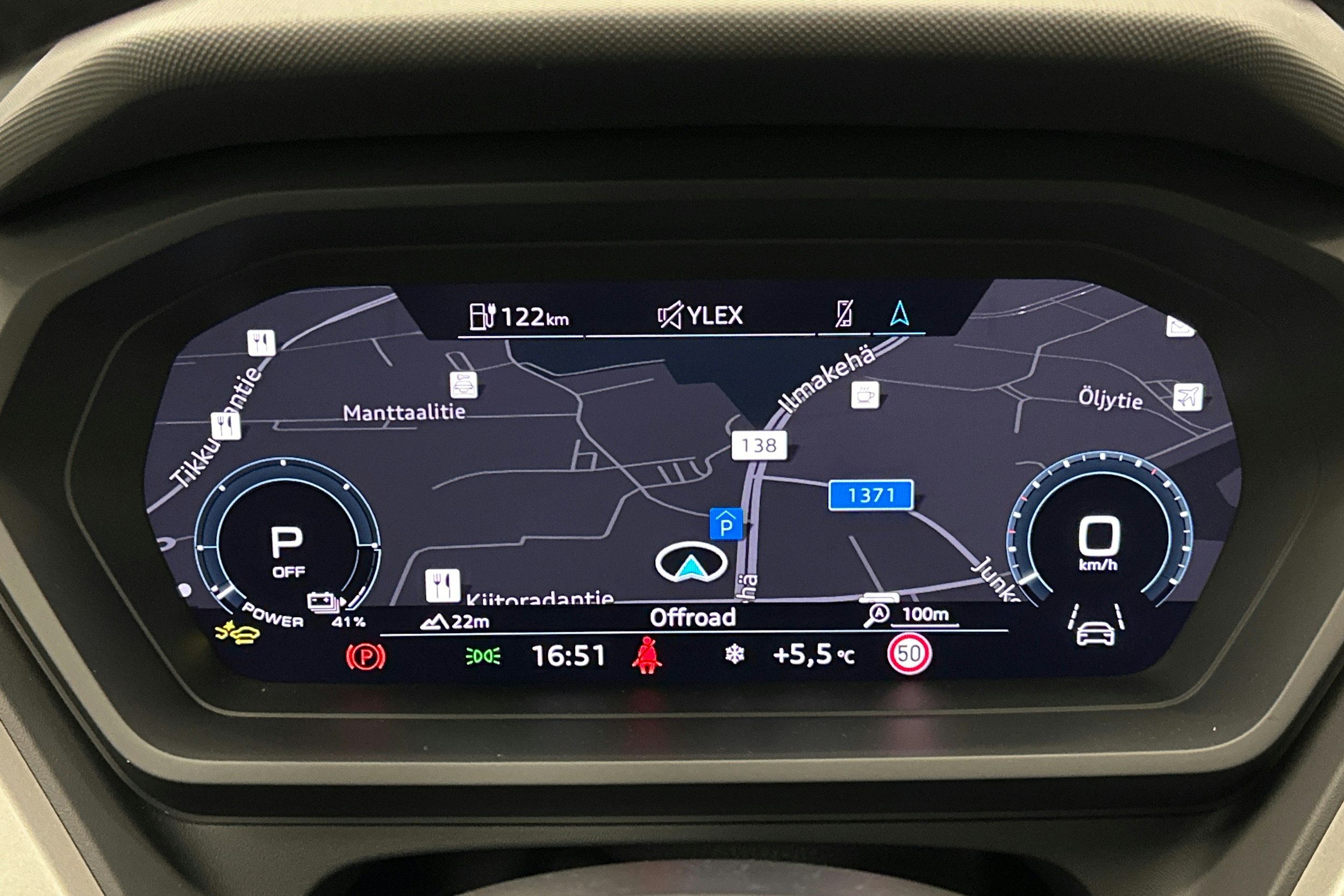 harmaa Audi Q4 e-tron 2025 kuva 22.