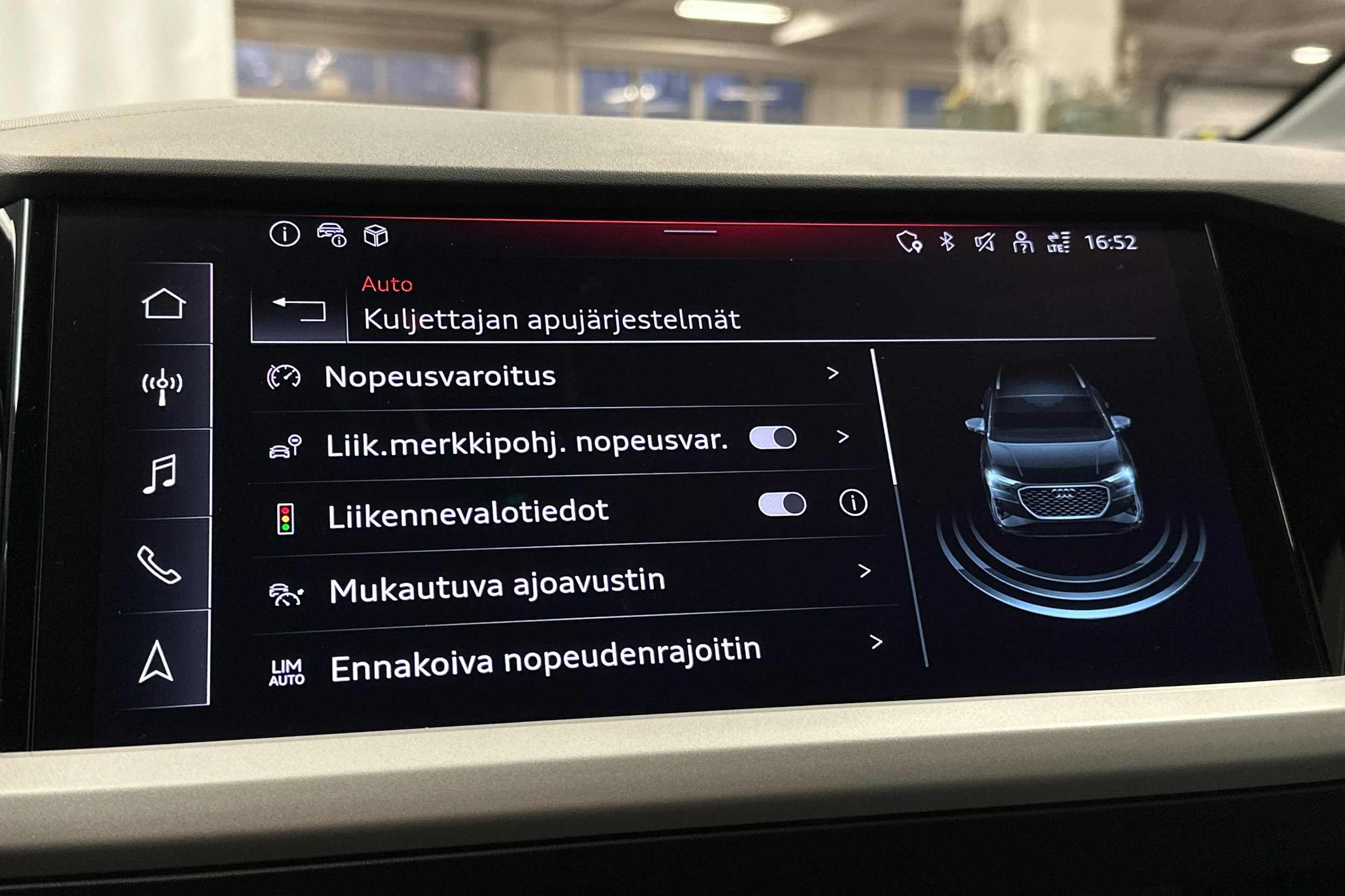 harmaa Audi Q4 e-tron 2025 kuva 26.