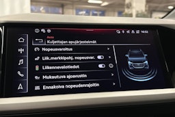 harmaa Audi Q4 e-tron 2025 kuva 26.