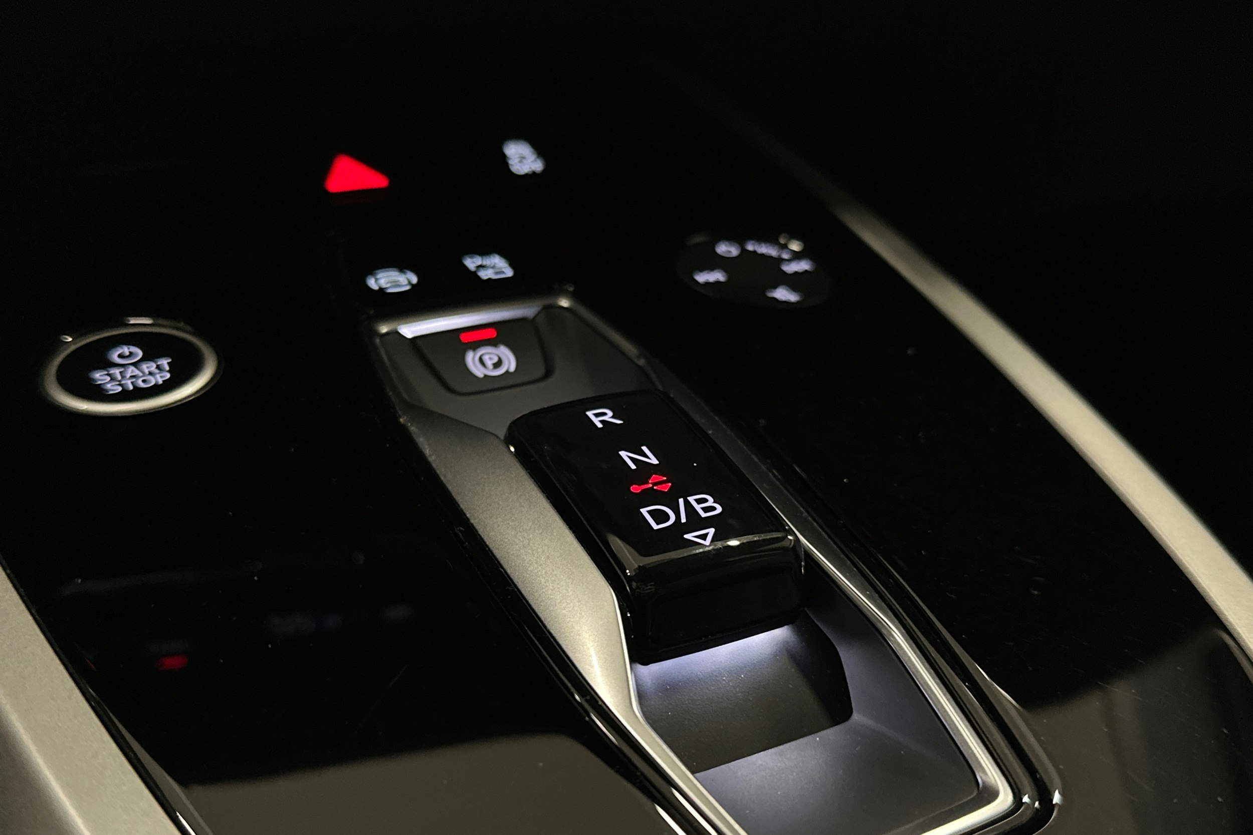 harmaa Audi Q4 e-tron 2025 kuva 30.