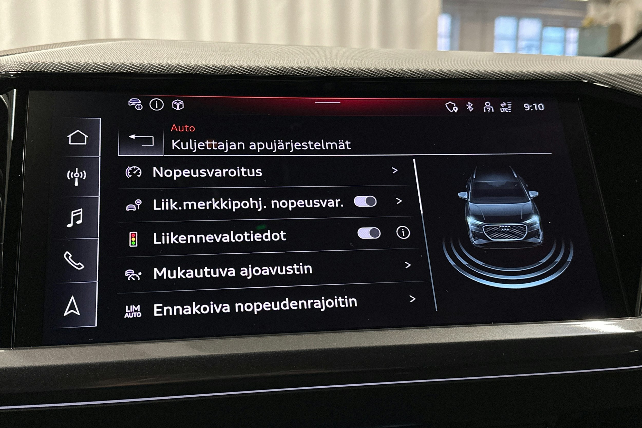 harmaa Audi Q4 e-tron 2025 kuva 26.