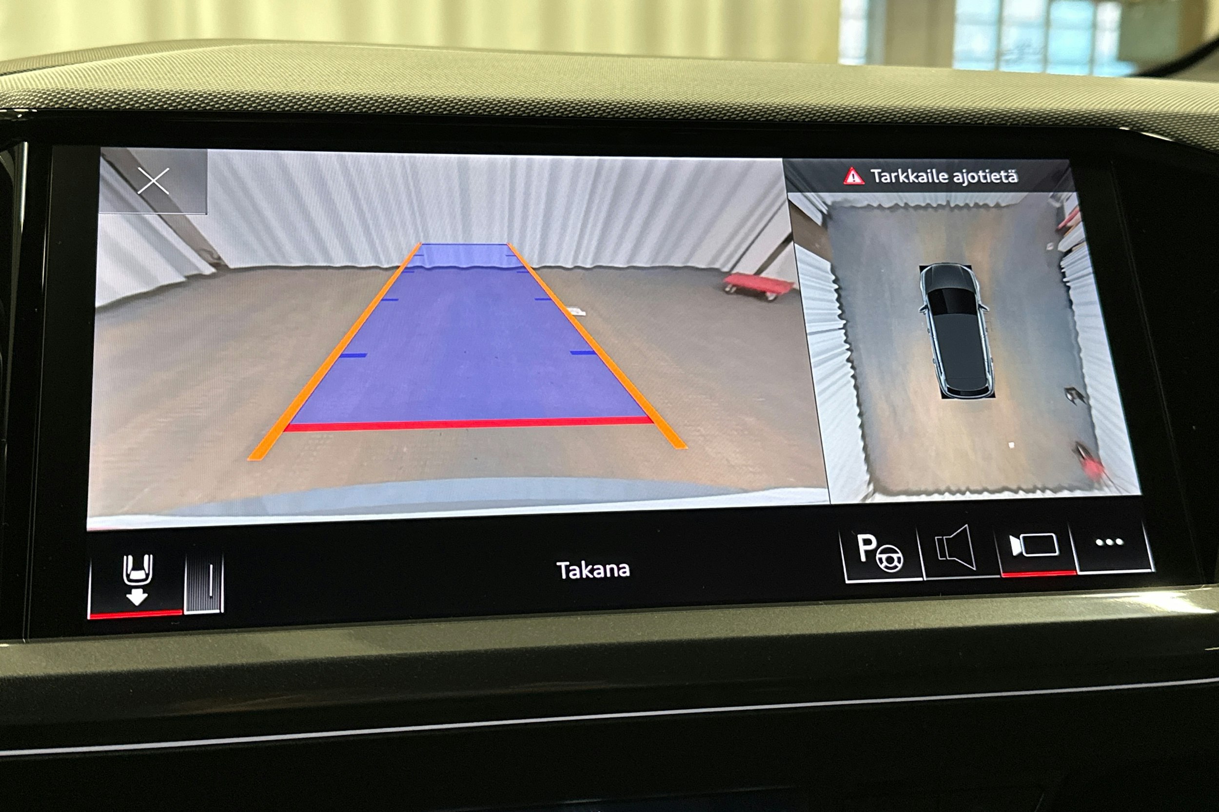 harmaa Audi Q4 e-tron 2025 kuva 29.