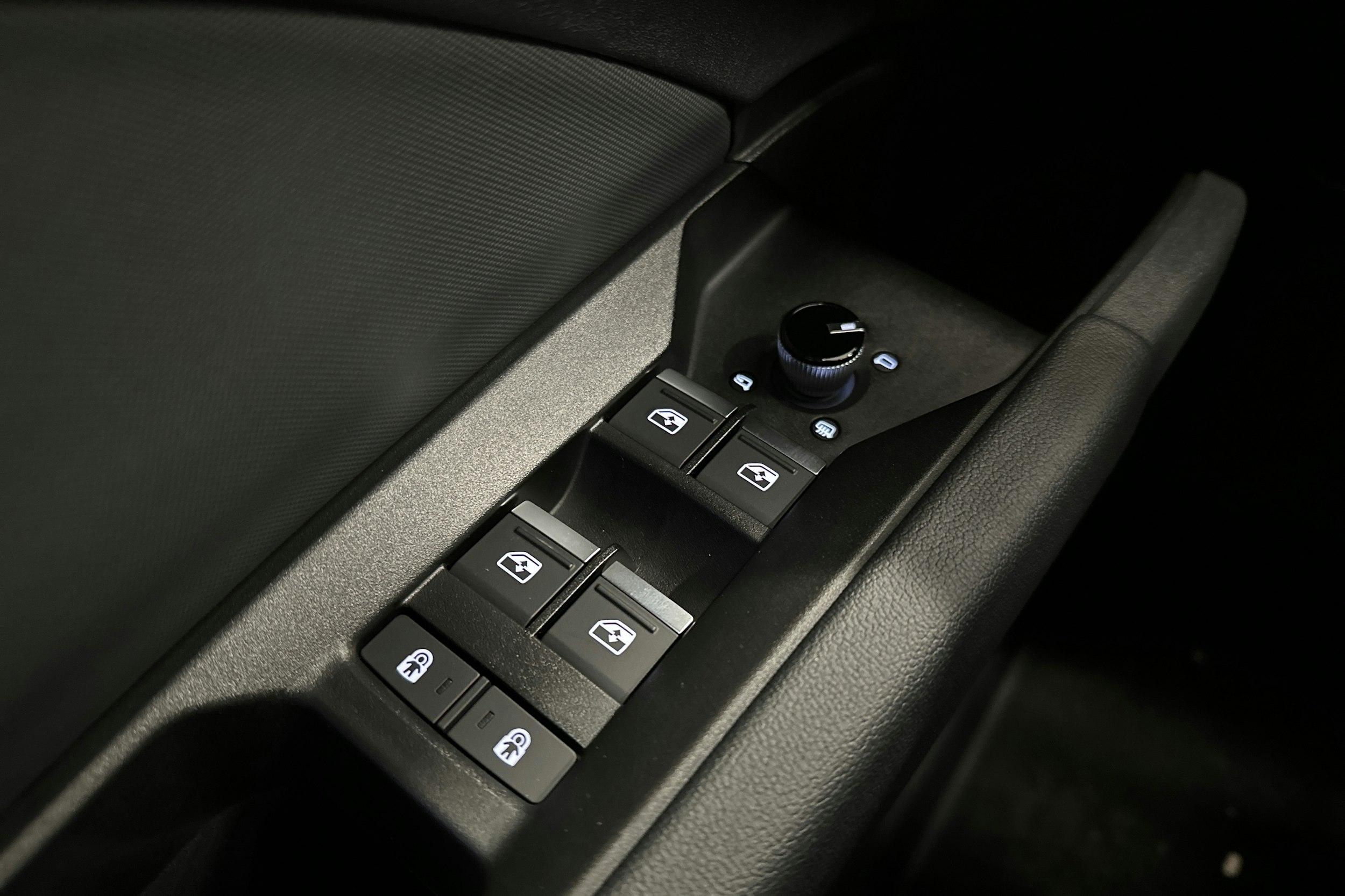 musta Audi Q4 e-tron 2025 kuva 17.