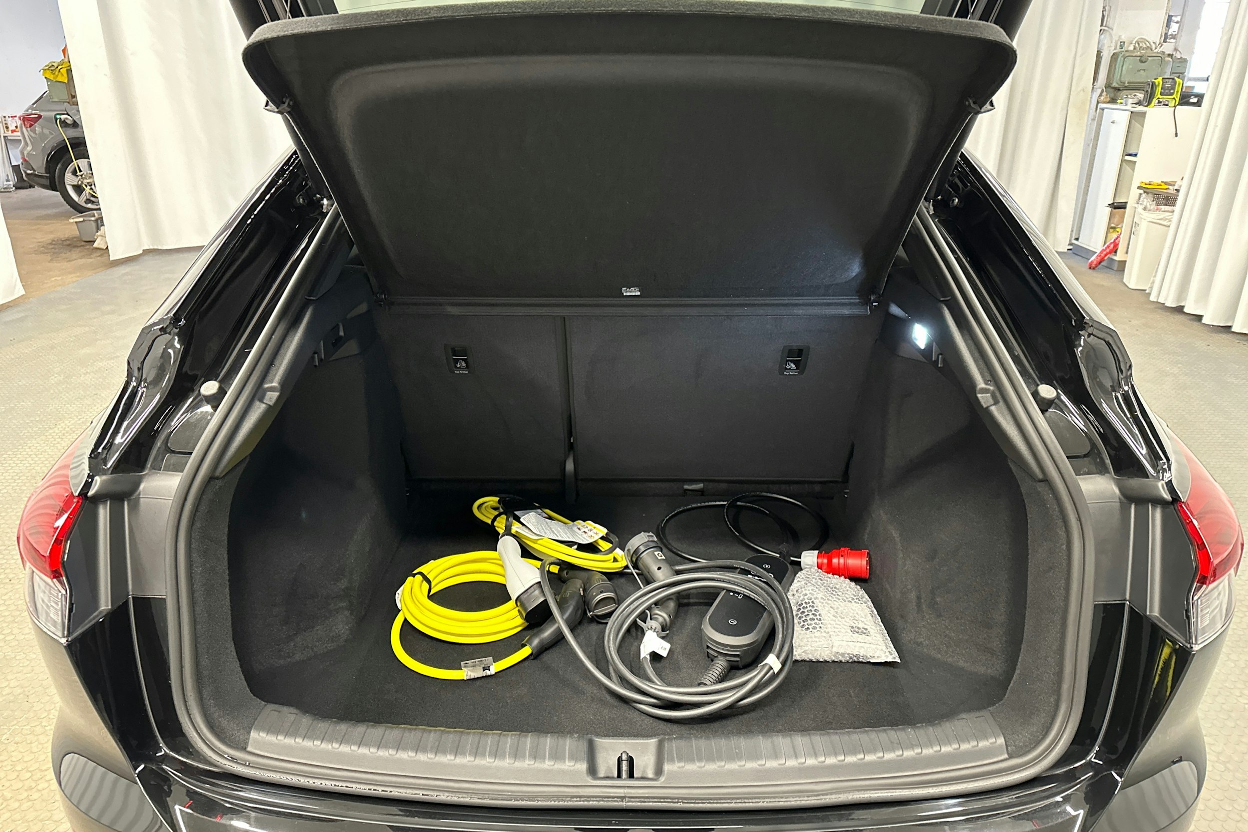 musta Audi Q4 e-tron 2025 kuva 31.