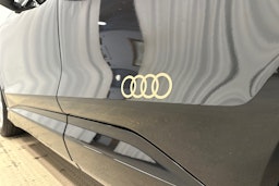 musta Audi Q4 e-tron 2025 kuva 33.