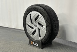 valkoinen Audi Q4 e-tron 2025 kuva 12.