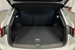 valkoinen Audi Q4 e-tron 2025 kuva 13.