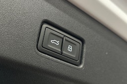 valkoinen Audi Q4 e-tron 2025 kuva 14.