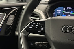 valkoinen Audi Q4 e-tron 2025 kuva 21.