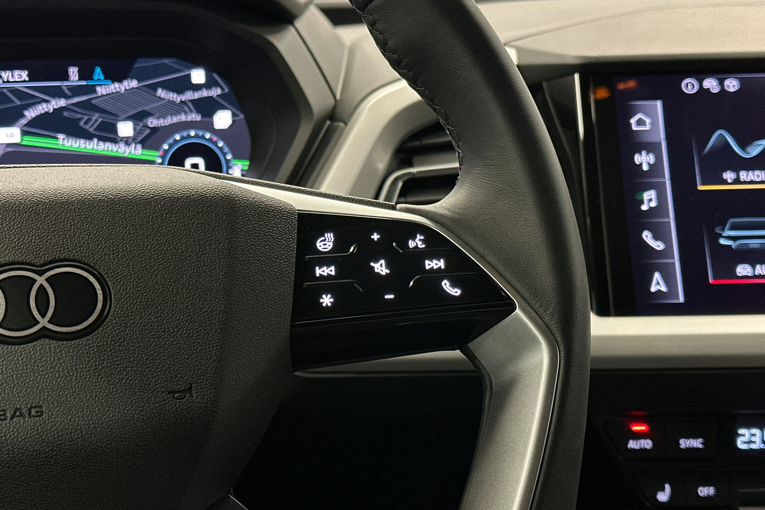 valkoinen Audi Q4 e-tron 2025 kuva 22.