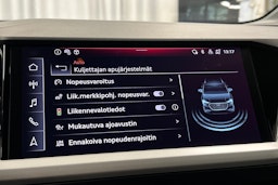 valkoinen Audi Q4 e-tron 2025 kuva 27.