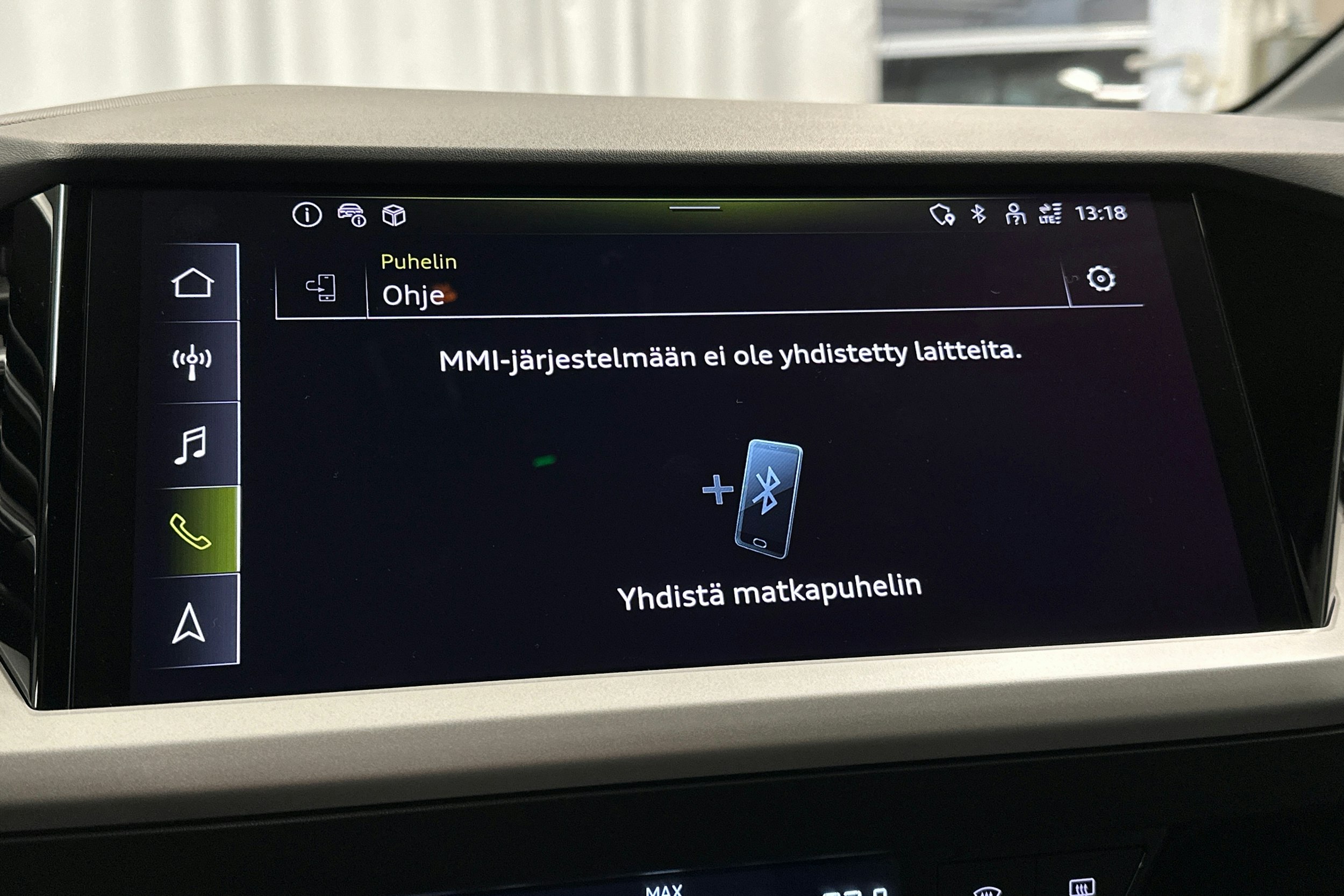 valkoinen Audi Q4 e-tron 2025 kuva 30.