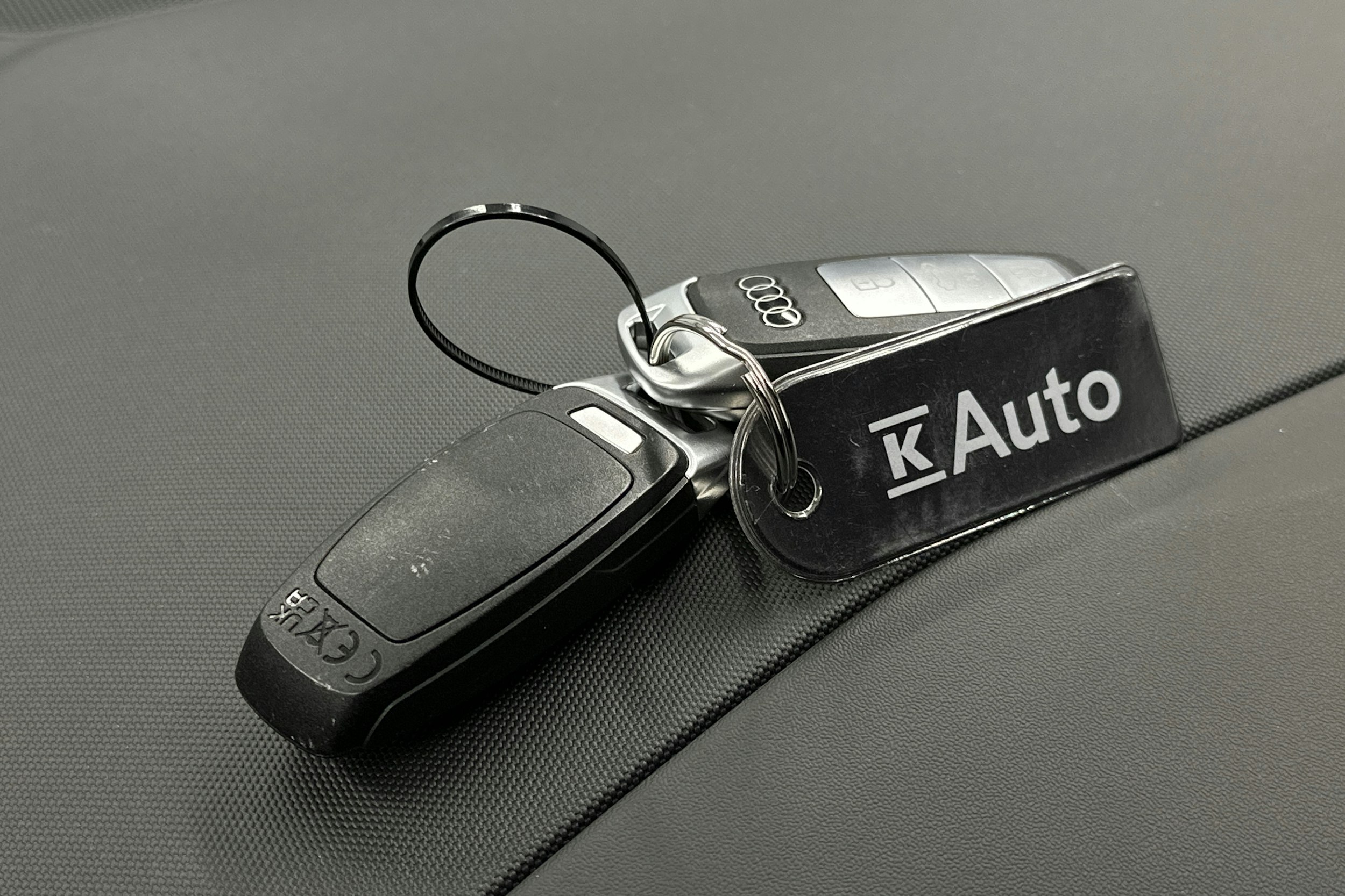 valkoinen Audi Q4 e-tron 2025 kuva 34.