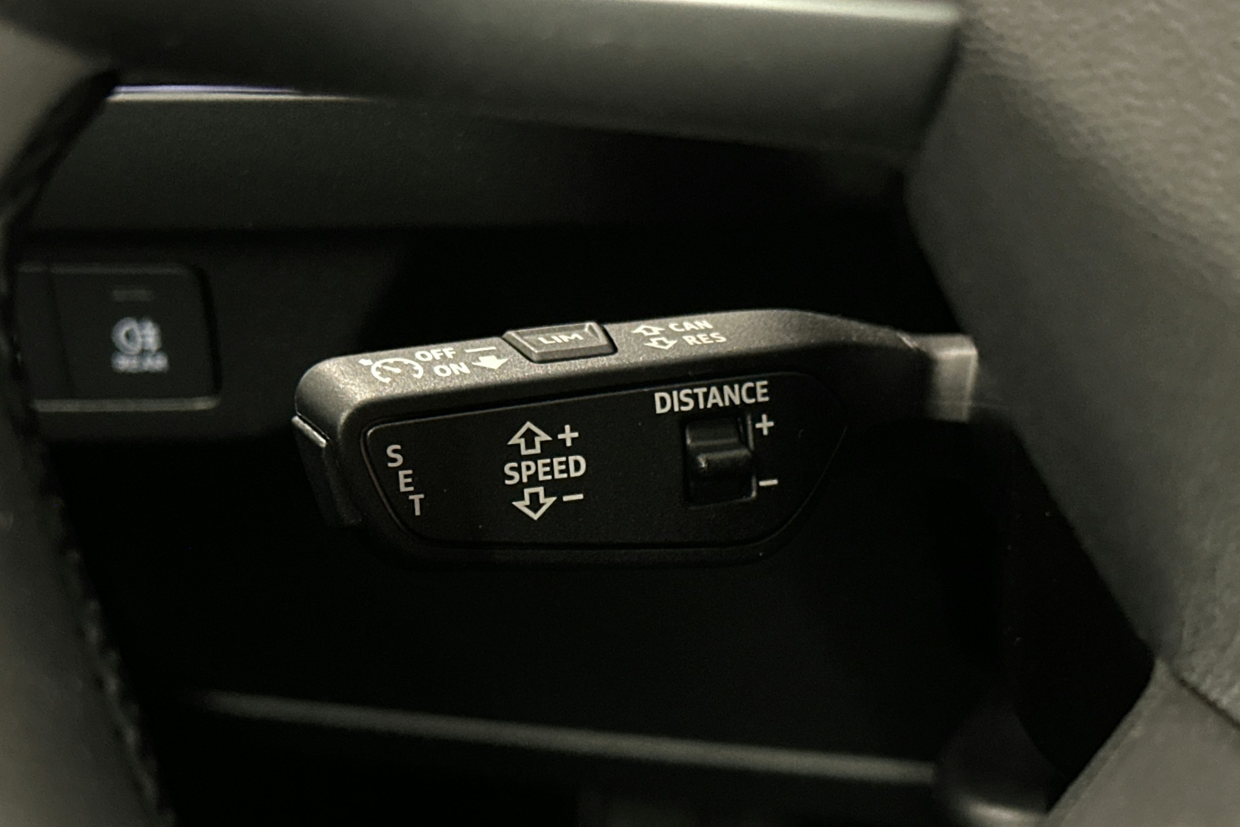 musta Audi Q4 e-tron 2025 kuva 21.