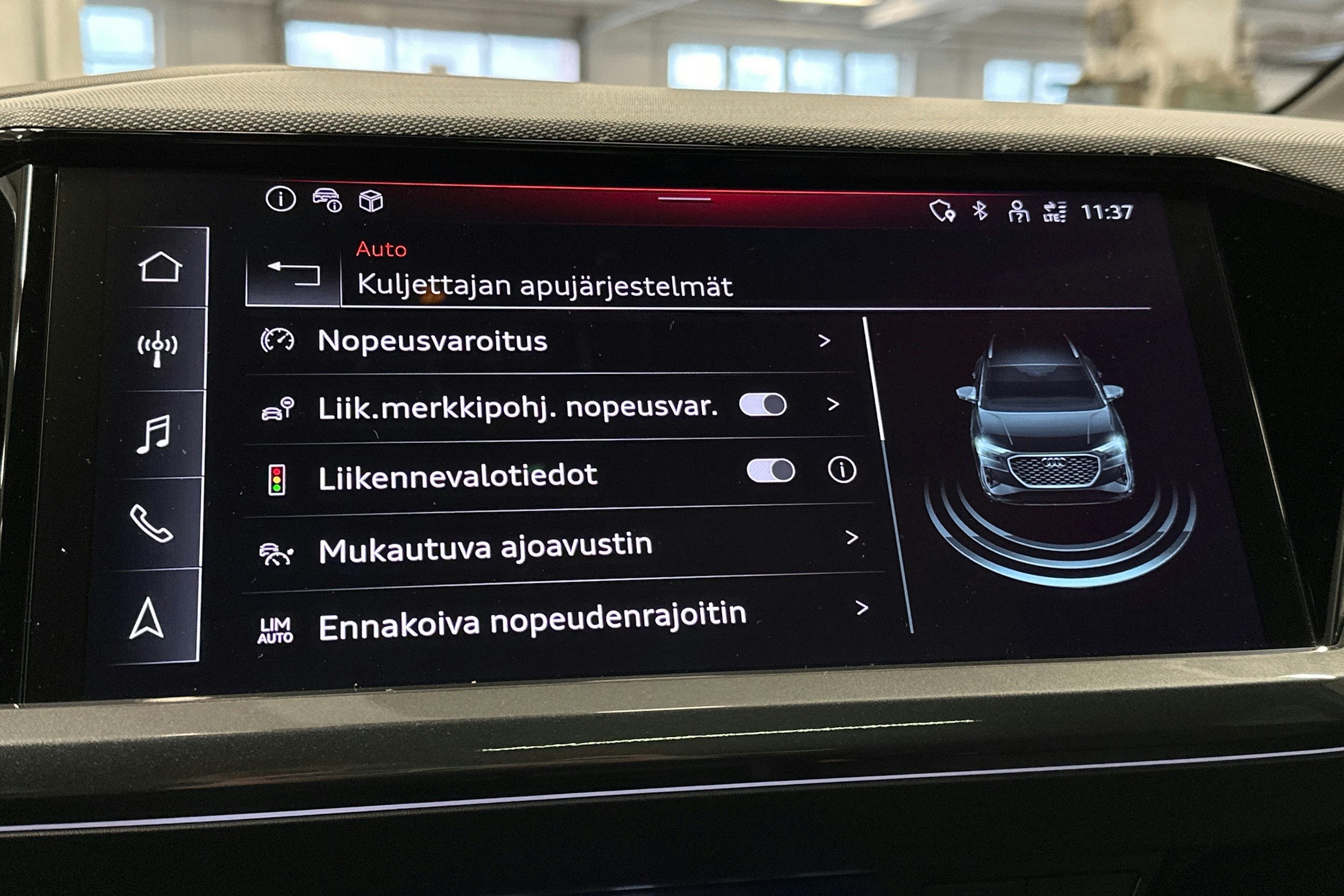 musta Audi Q4 e-tron 2025 kuva 26.