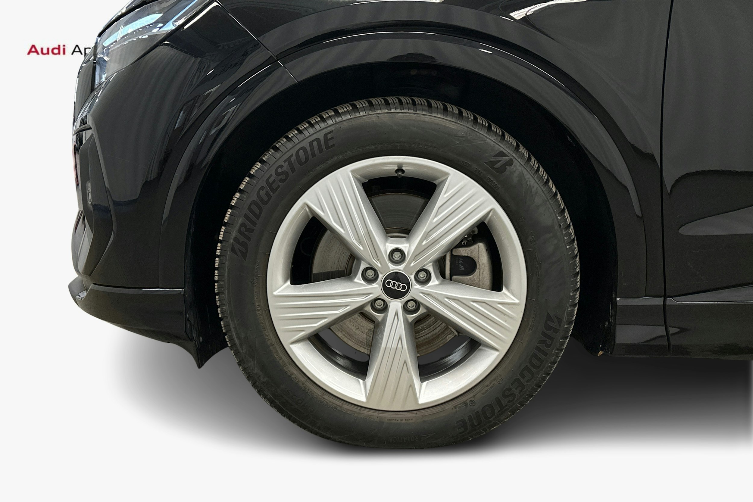 musta Audi Q4 e-tron 2025 kuva 11.
