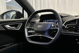musta Audi Q4 e-tron 2025 kuva 17.