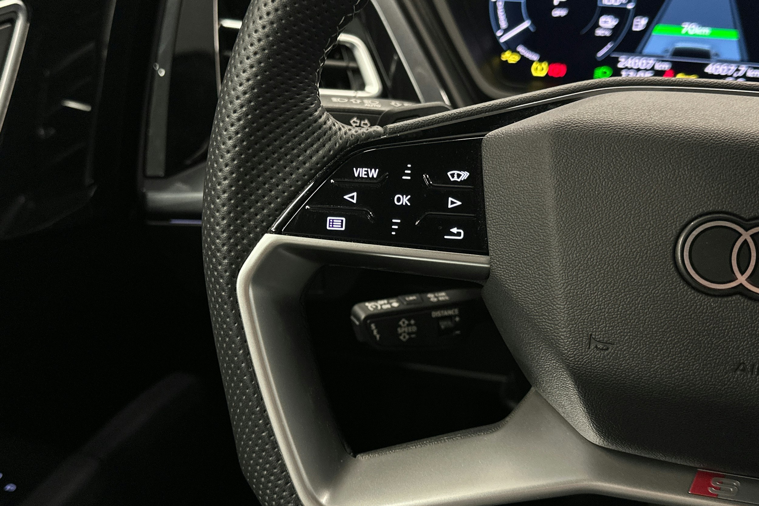 musta Audi Q4 e-tron 2025 kuva 18.