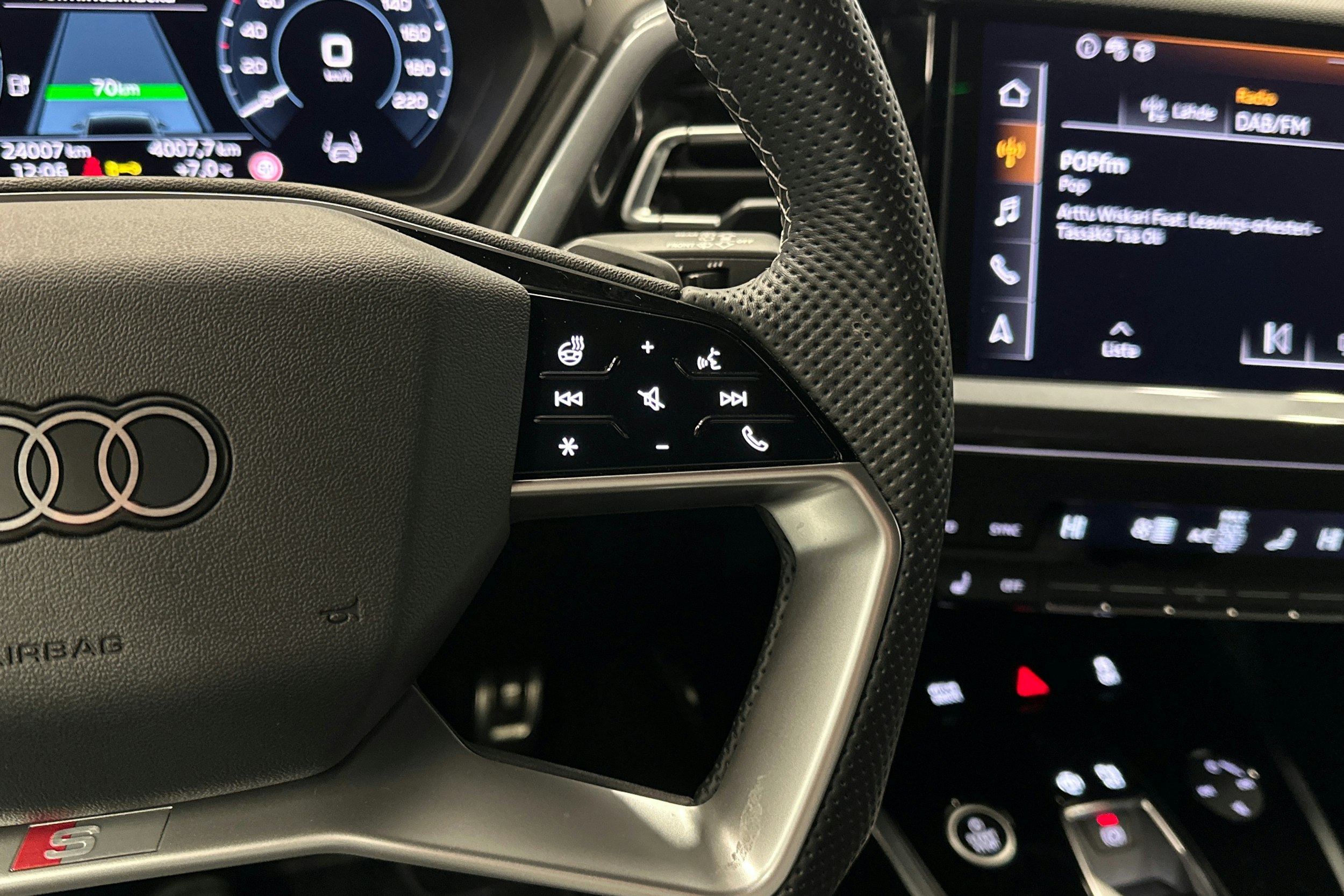 musta Audi Q4 e-tron 2025 kuva 19.