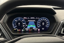 musta Audi Q4 e-tron 2025 kuva 21.