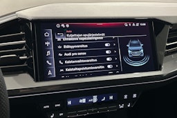 musta Audi Q4 e-tron 2025 kuva 26.