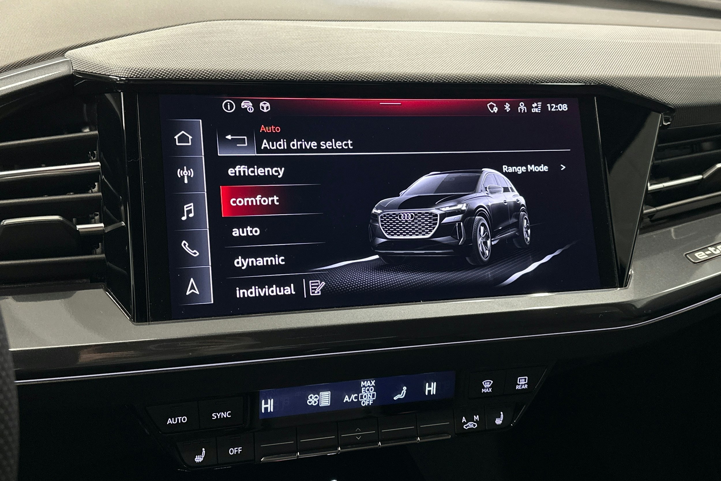 musta Audi Q4 e-tron 2025 kuva 28.