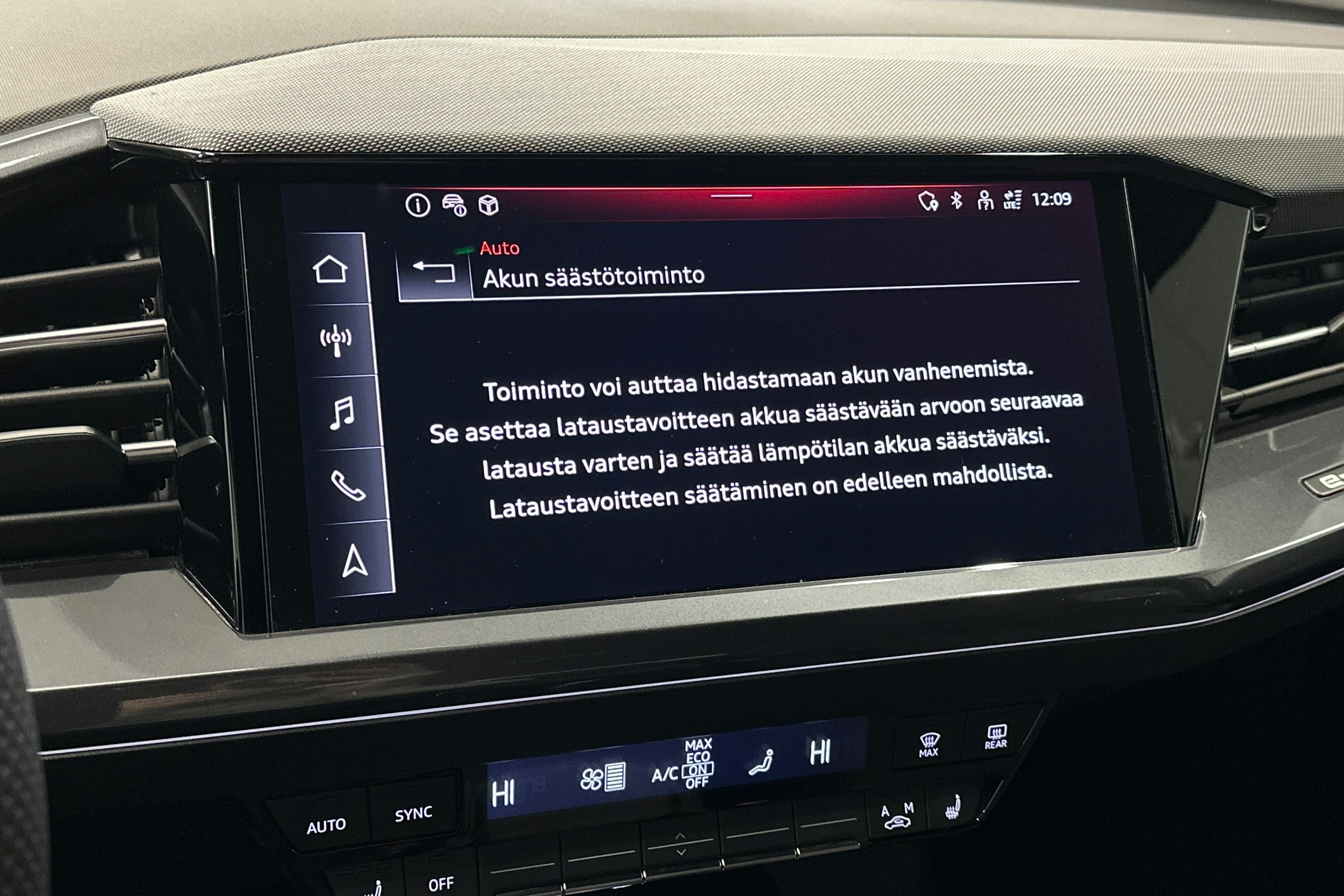 musta Audi Q4 e-tron 2025 kuva 30.