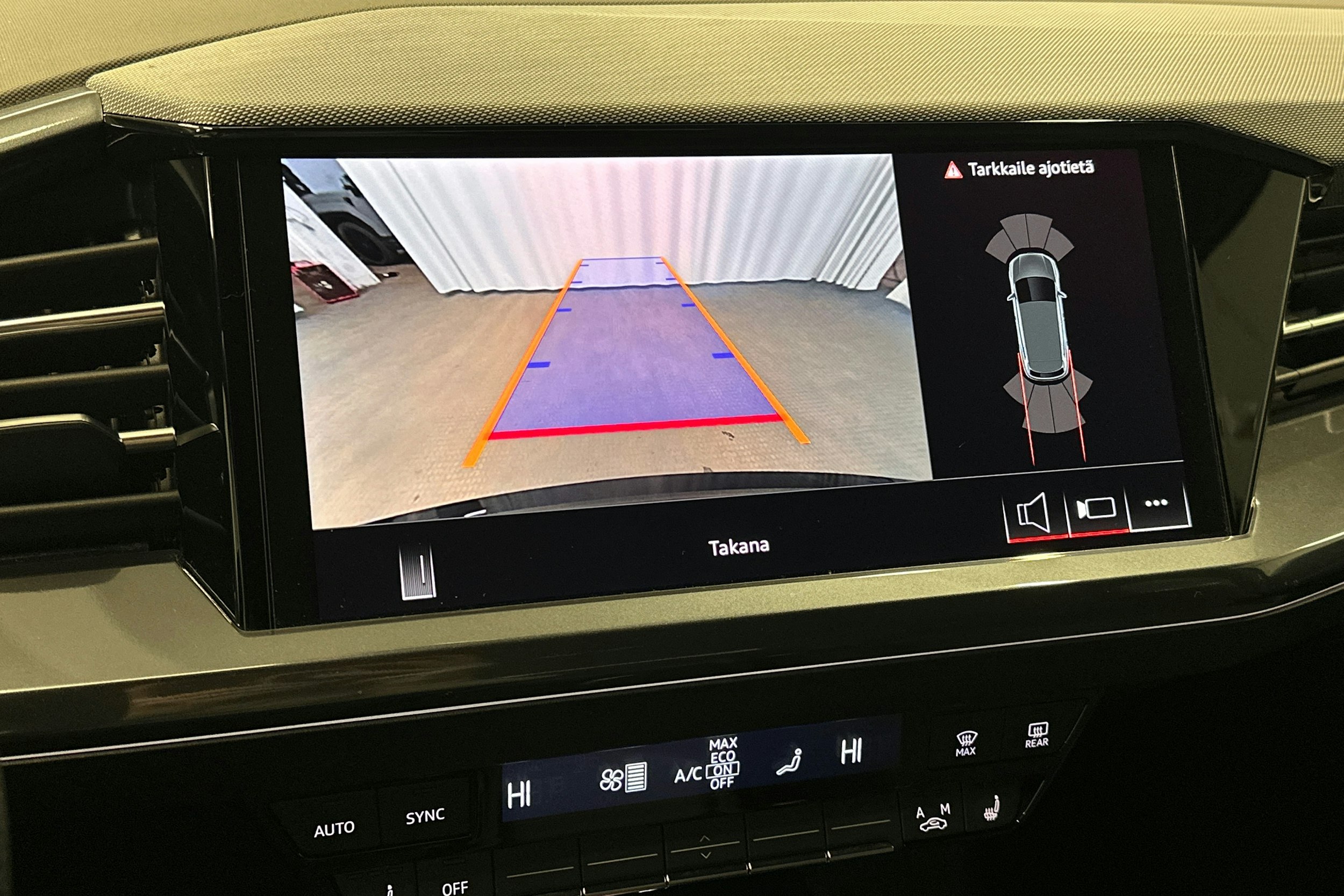 musta Audi Q4 e-tron 2025 kuva 31.