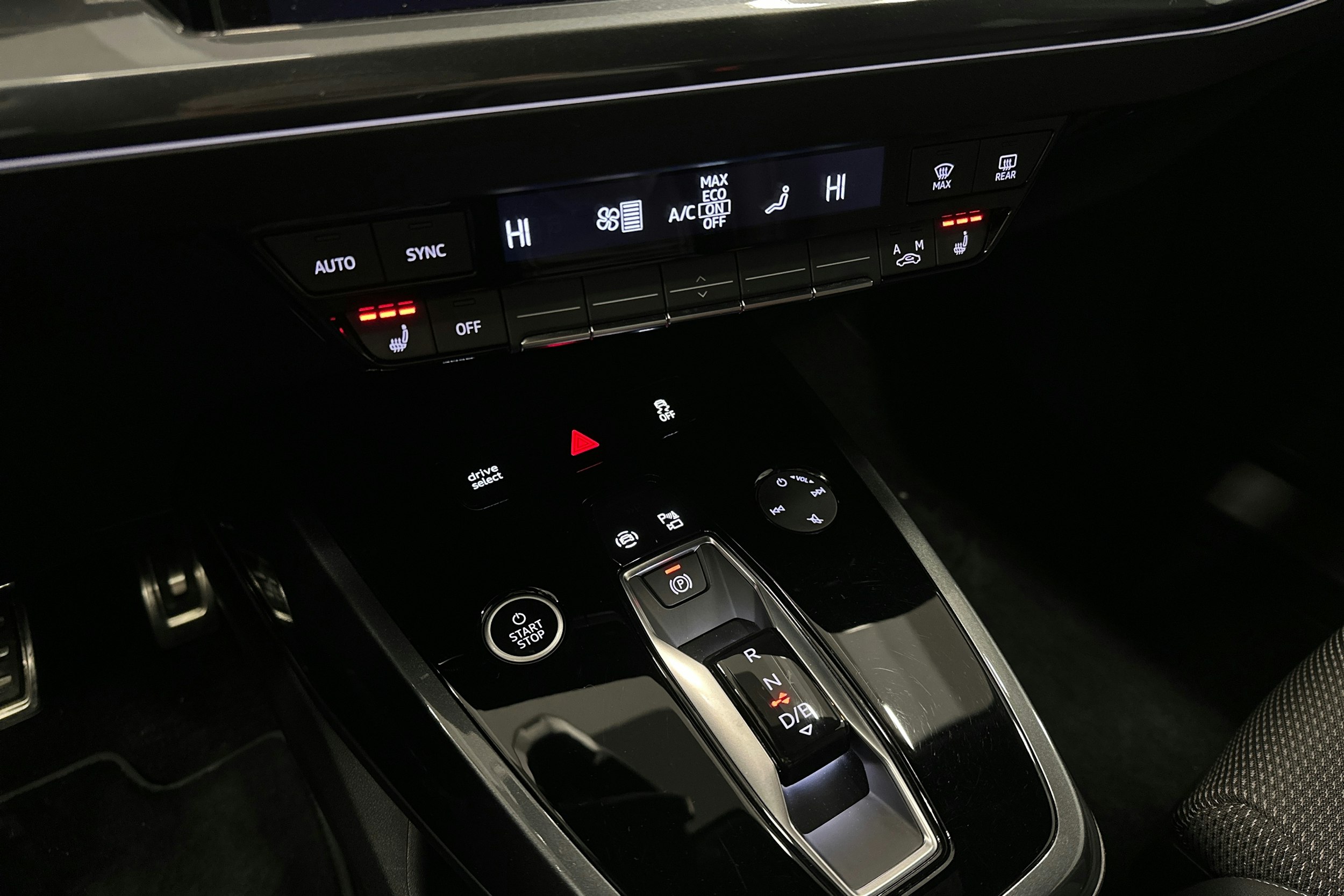 musta Audi Q4 e-tron 2025 kuva 32.