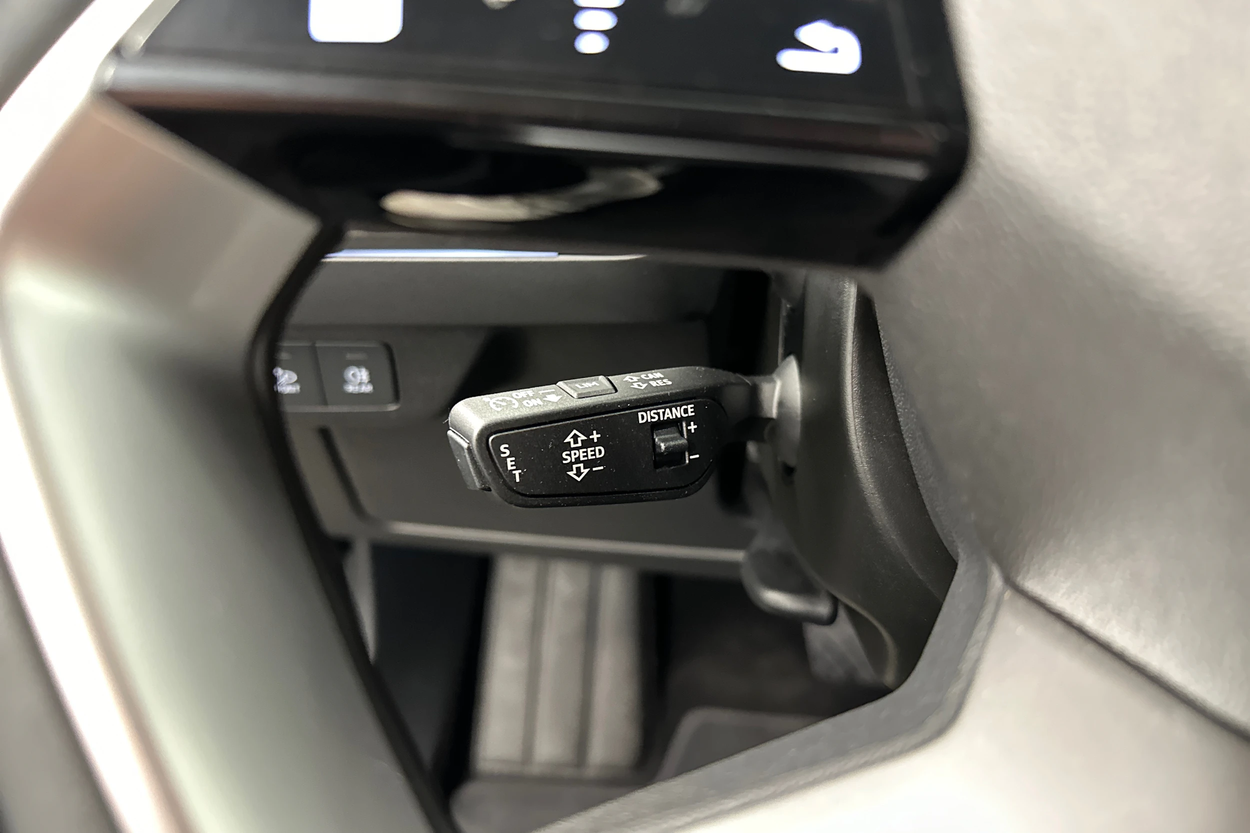musta Audi Q4 e-tron 2025 kuva 13.