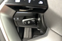 musta Audi Q4 e-tron 2025 kuva 13.
