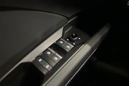 musta Audi Q4 e-tron 2025 kuva 15.