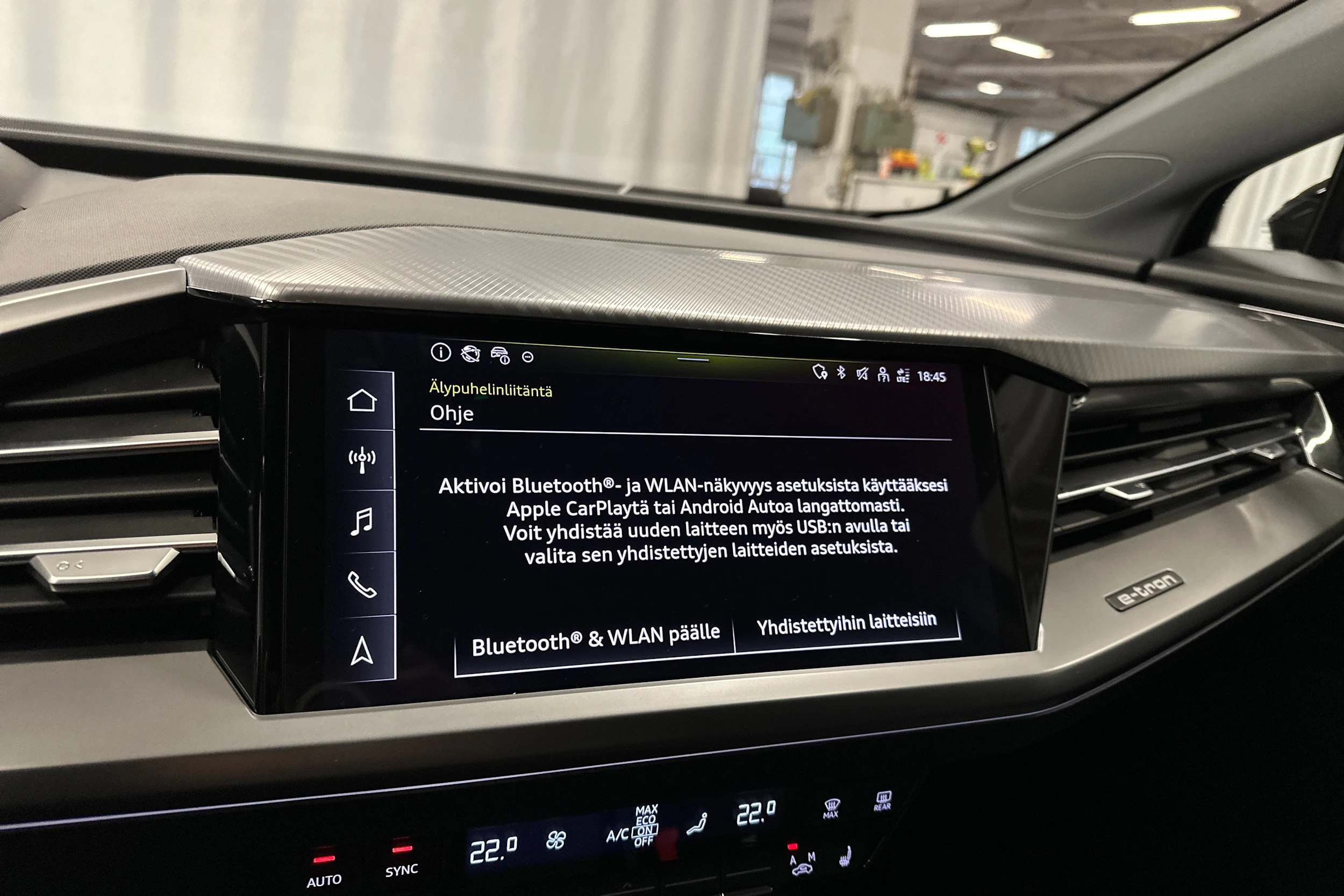 musta Audi Q4 e-tron 2025 kuva 17.
