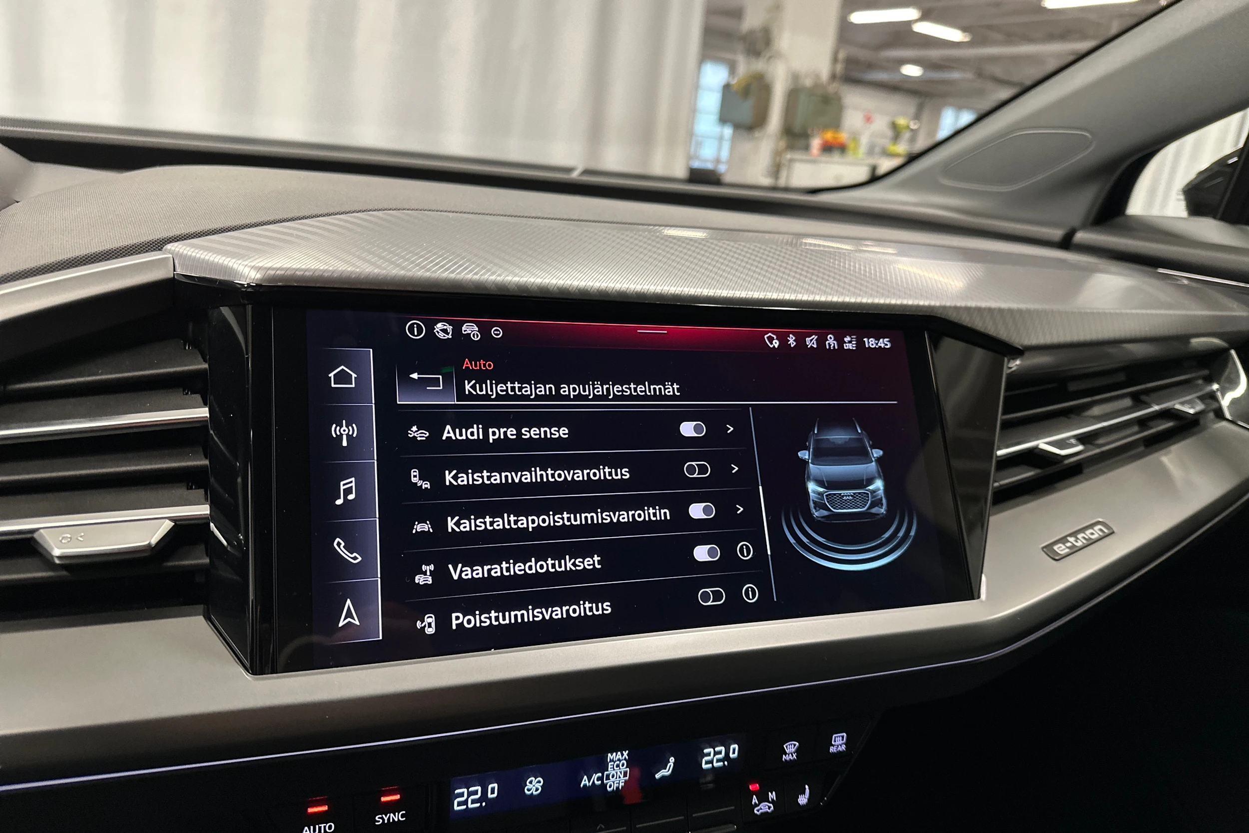 musta Audi Q4 e-tron 2025 kuva 22.