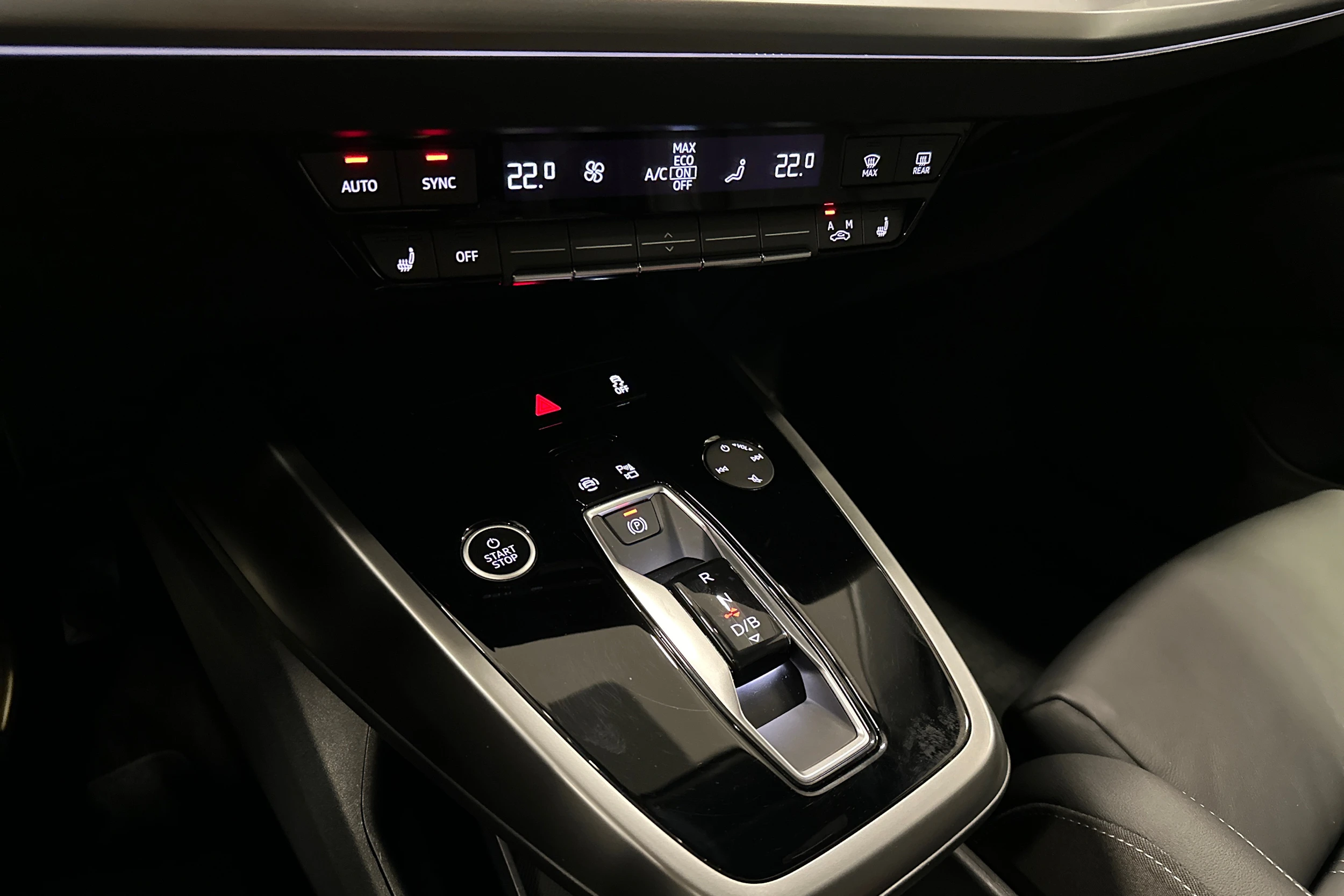 musta Audi Q4 e-tron 2025 kuva 23.