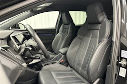 musta Audi Q4 e-tron 2025 kuva 24.