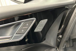 musta Audi Q4 e-tron 2025 kuva 26.