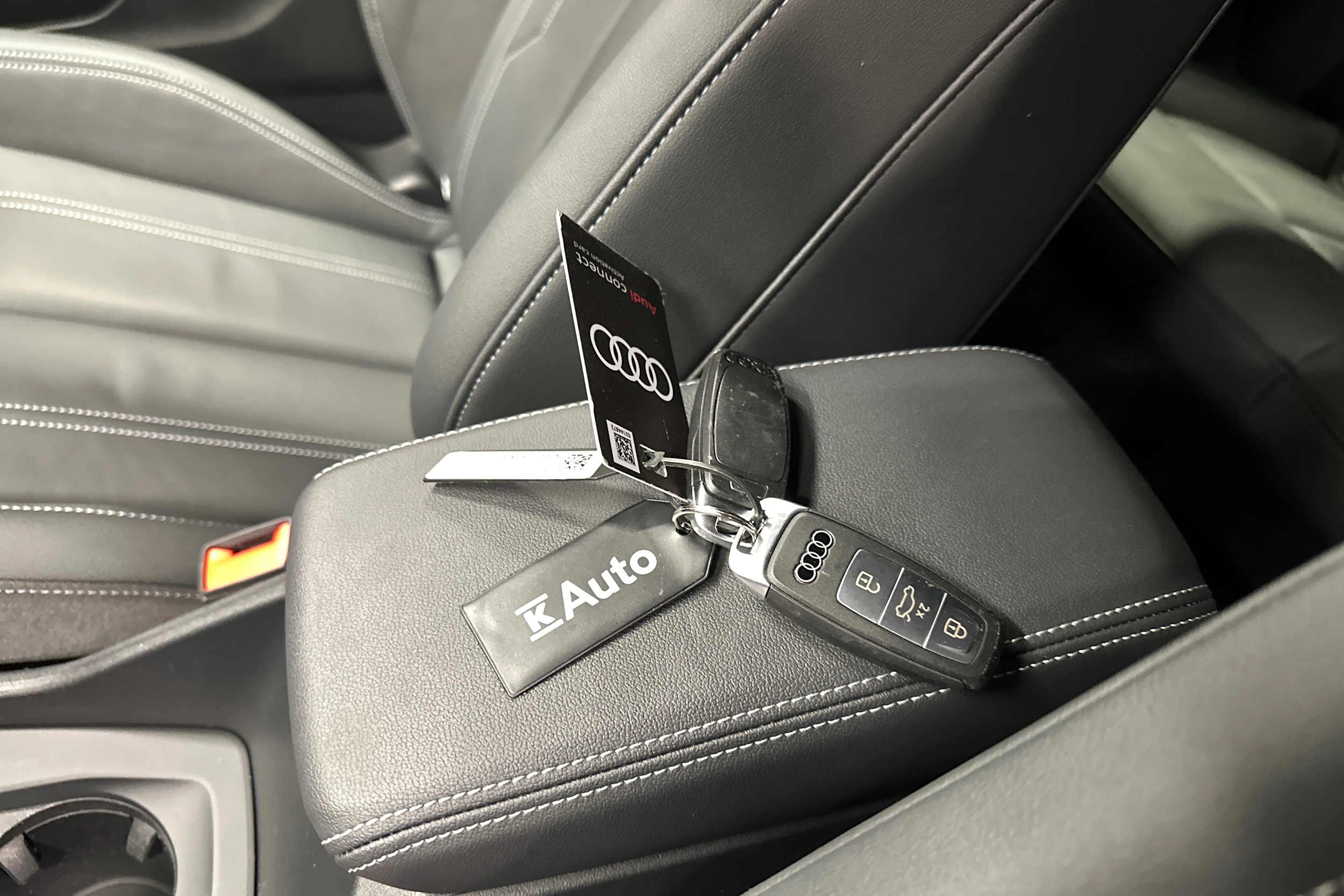musta Audi Q4 e-tron 2025 kuva 31.