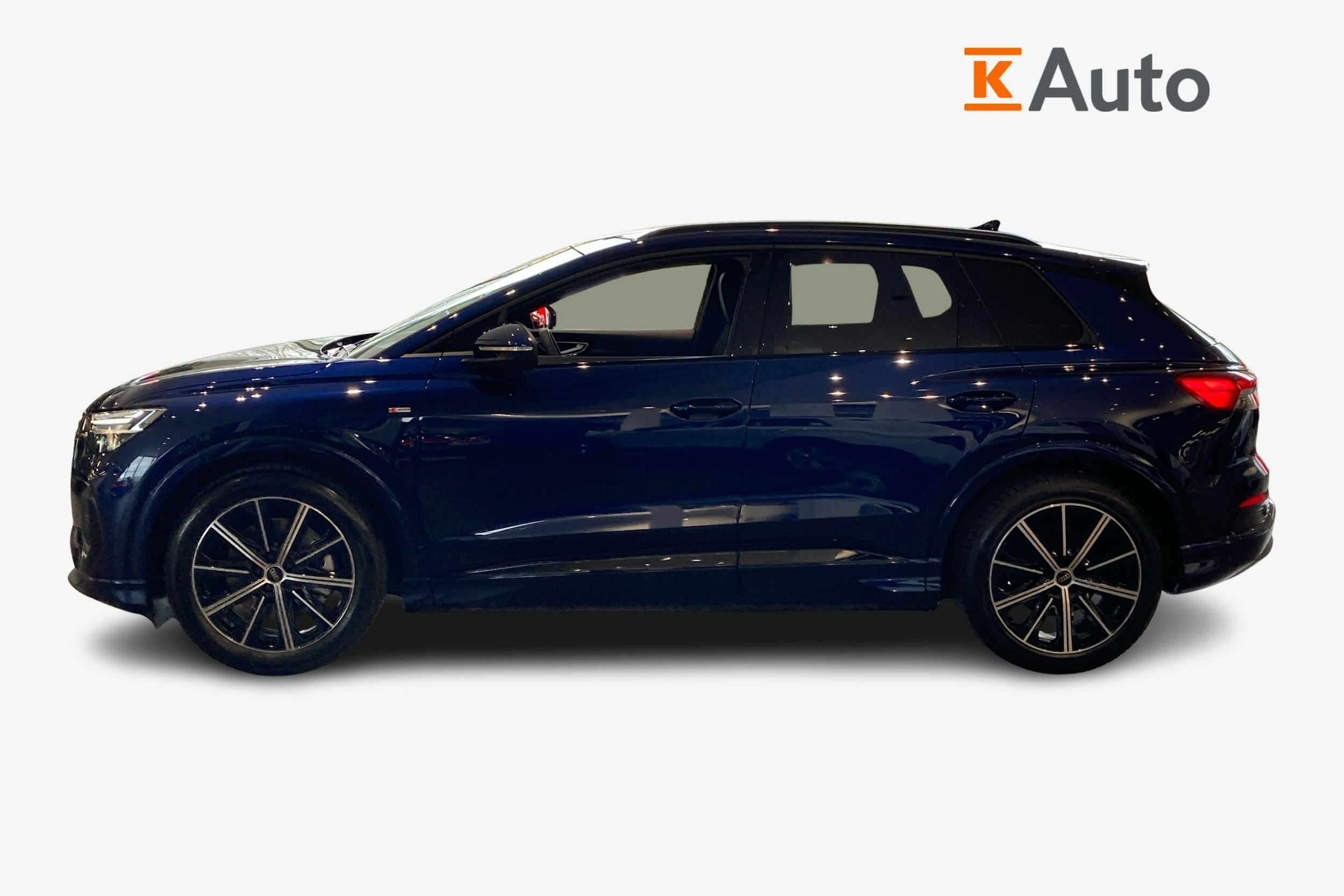 sininen Audi Q4 e-tron 2025 kuva 5.