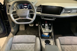 sininen Audi Q4 e-tron 2025 kuva 7.