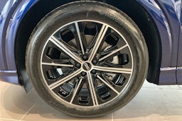 sininen Audi Q4 e-tron 2025 kuva 9.