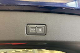 sininen Audi Q4 e-tron 2025 kuva 13.