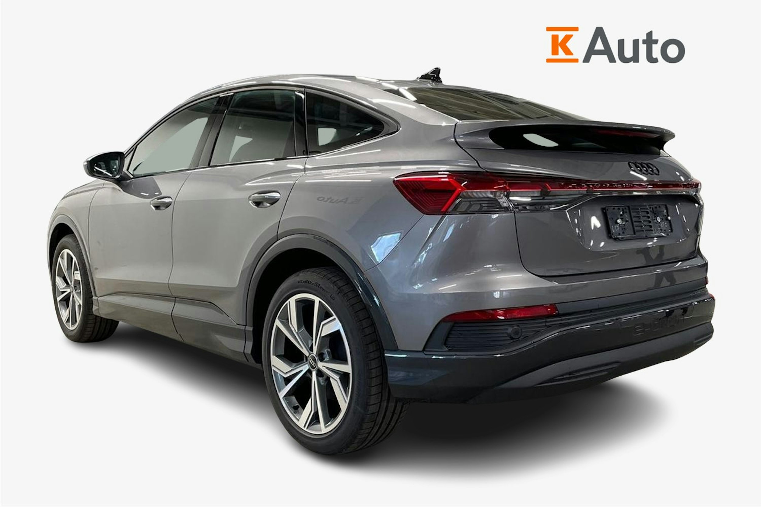 harmaa Audi Q4 e-tron 2025 kuva 2.
