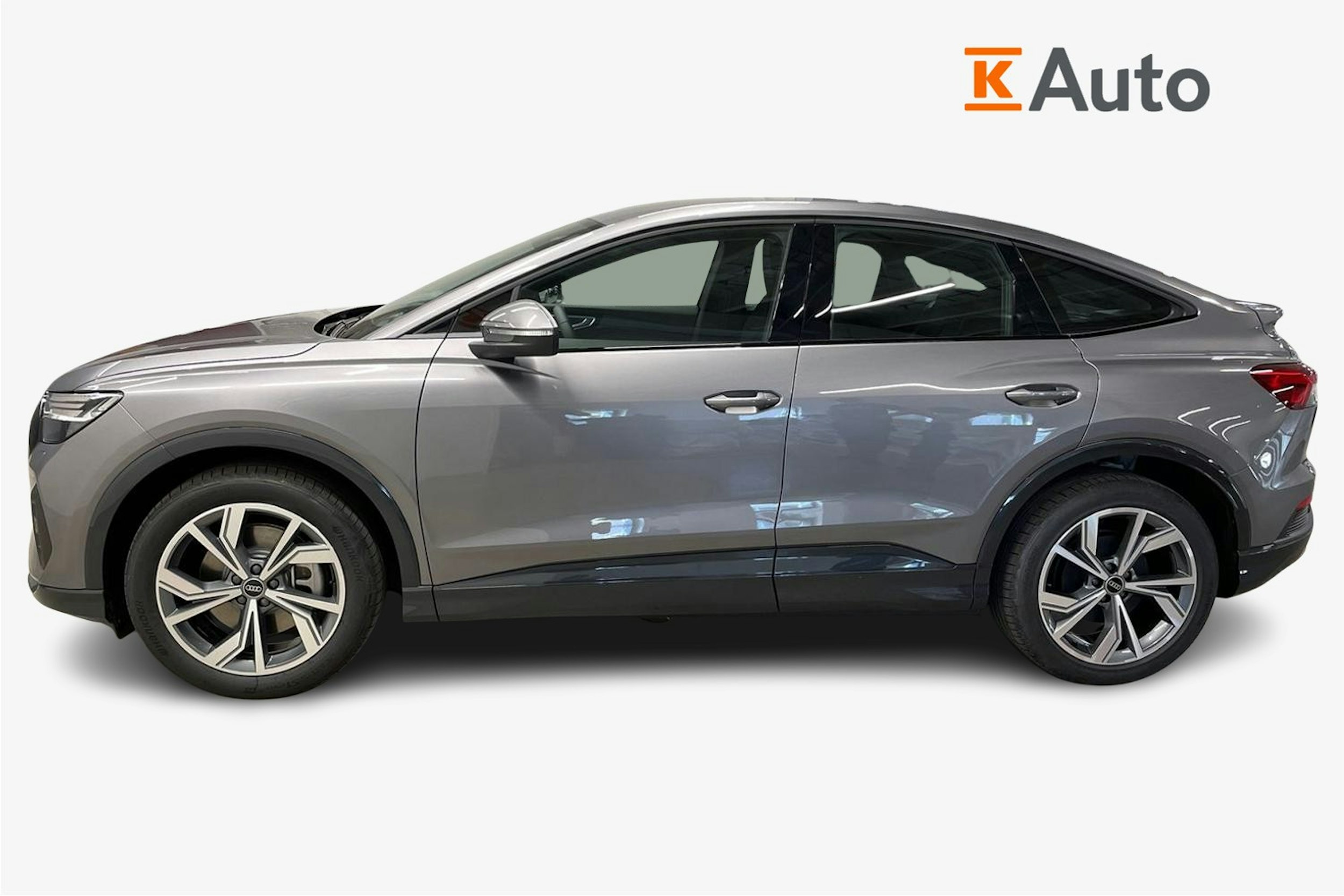 harmaa Audi Q4 e-tron 2025 kuva 6.