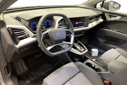 harmaa Audi Q4 e-tron 2025 kuva 7.