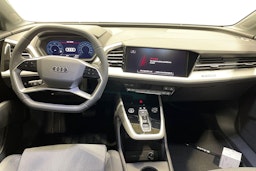 harmaa Audi Q4 e-tron 2025 kuva 9.