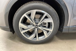 harmaa Audi Q4 e-tron 2025 kuva 13.