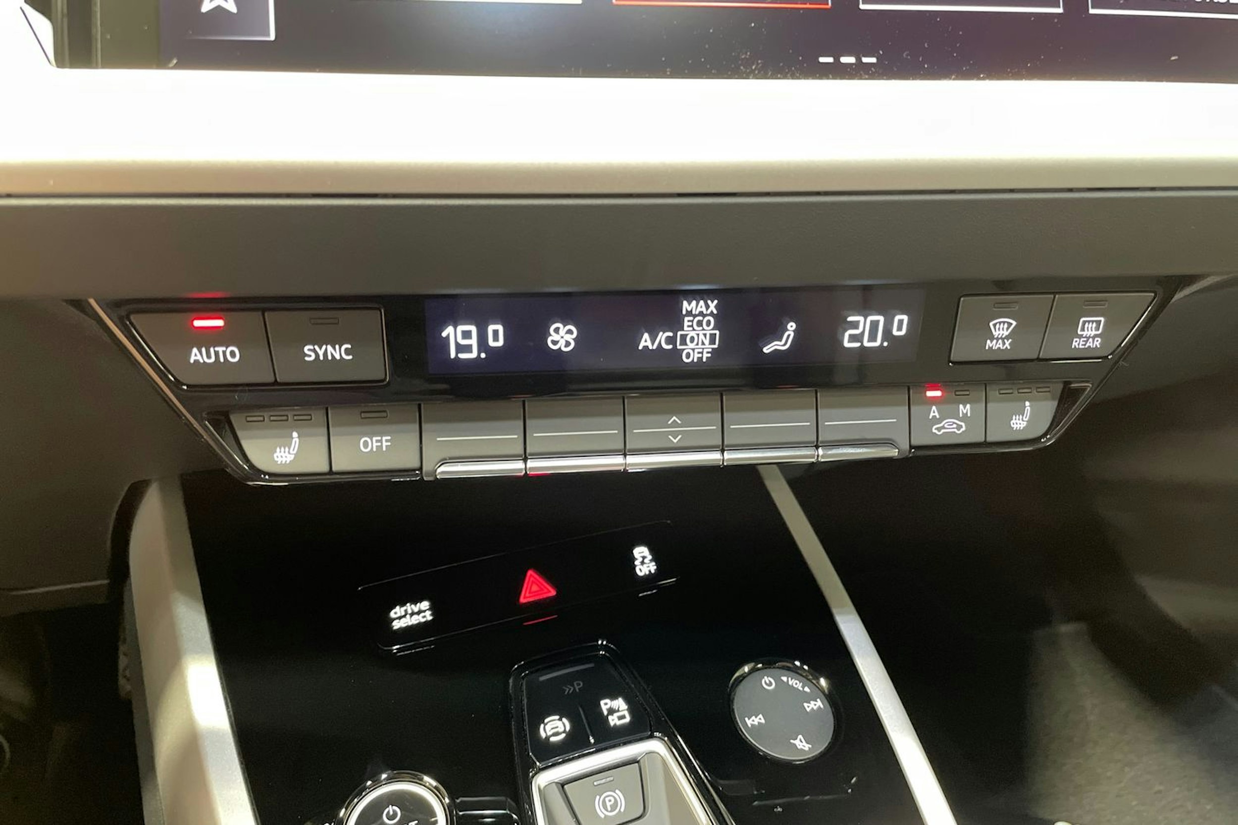 harmaa Audi Q4 e-tron 2025 kuva 16.