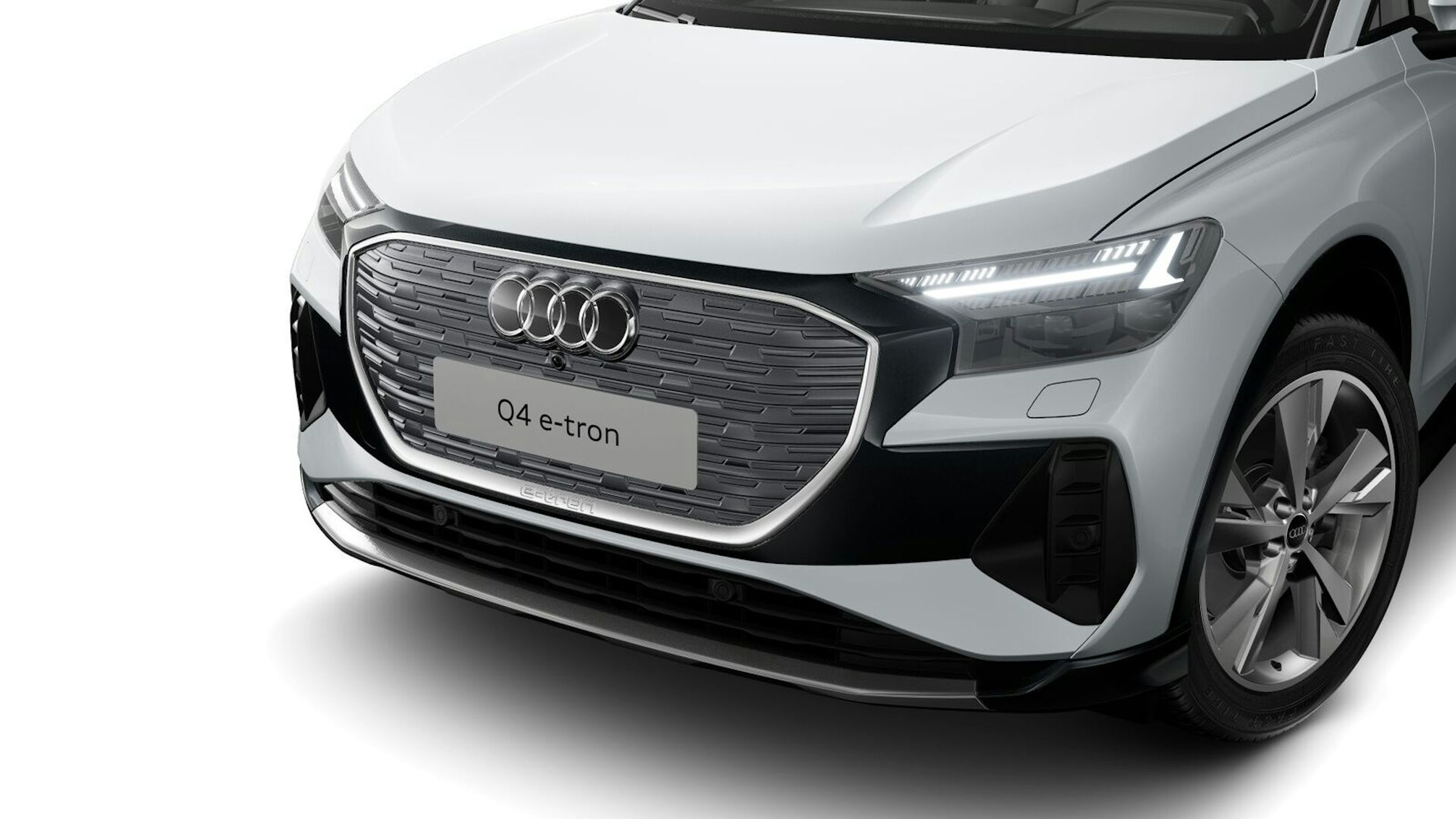 valkoinen Audi Q4 e-tron 2025 kuva 2.