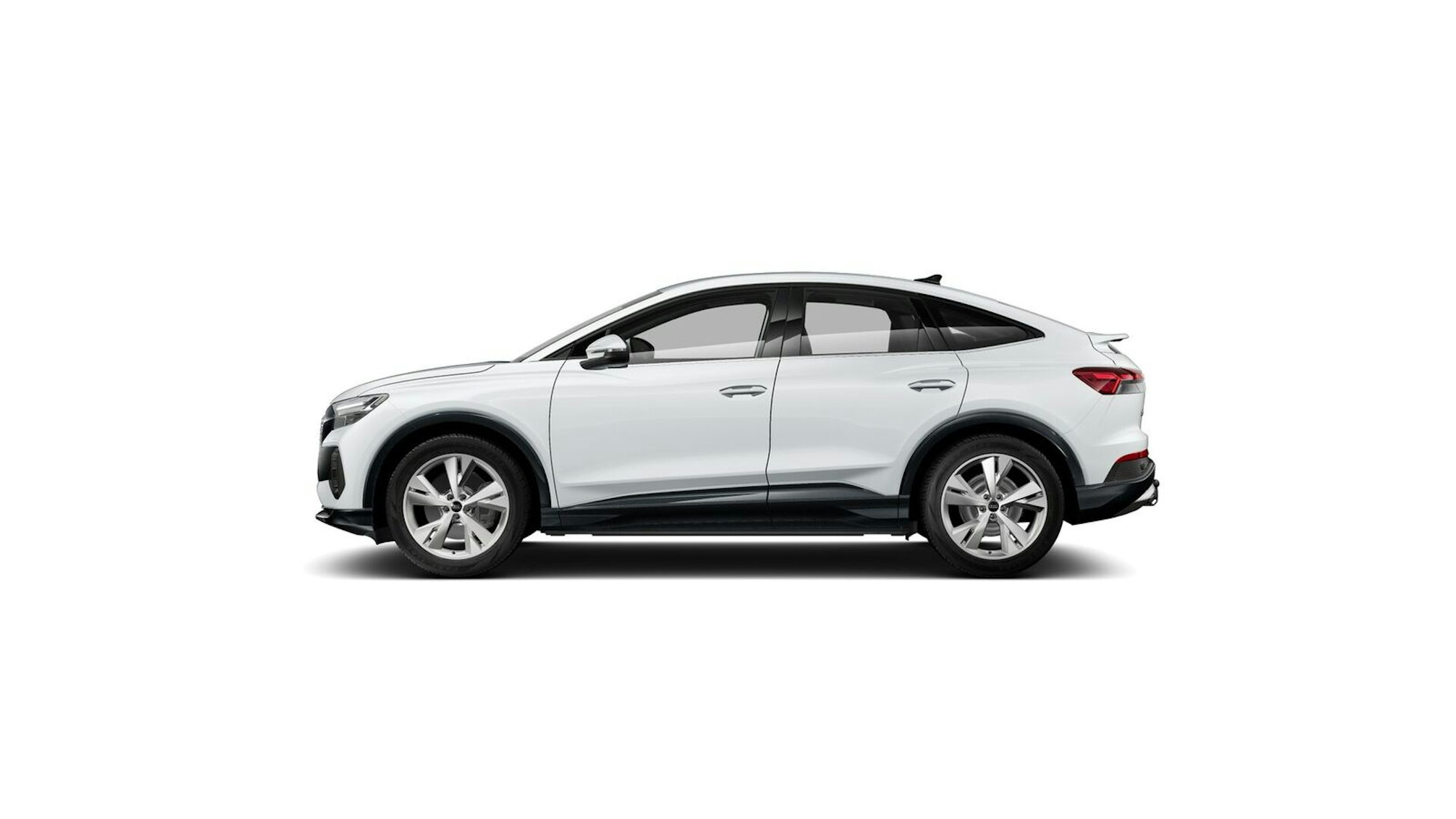 valkoinen Audi Q4 e-tron 2025 kuva 6.